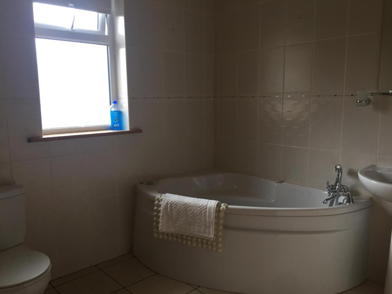 Marnic House Bed and Breakfast Ballyhaunis Εξωτερικό φωτογραφία